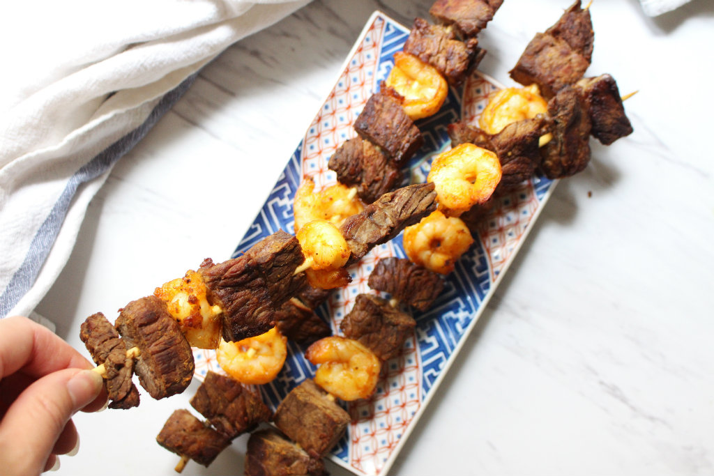 Keto Surf 'N' Turf Skewers - Keto dinner recipe with 1.3g net carbs. Low carb ketogenic dinner meal.