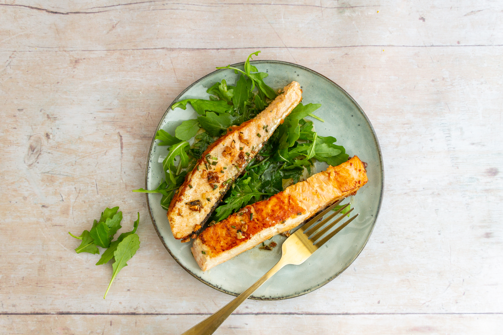 Keto Buttery Pan Fried Salmon - Keto dinner recipe with 0.5g net carbs. Low carb ketogenic dinner meal.