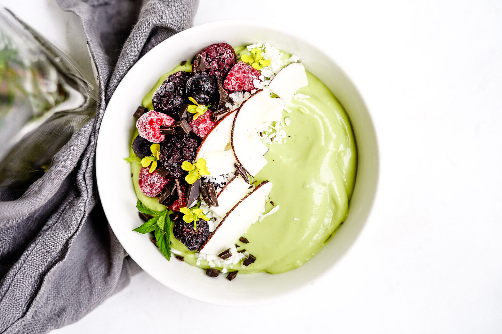 Keto Vegan Avocado Protein Smoothie Bowl - Keto dinner recipe with 10.5g net carbs. Low carb ketogenic dinner meal.