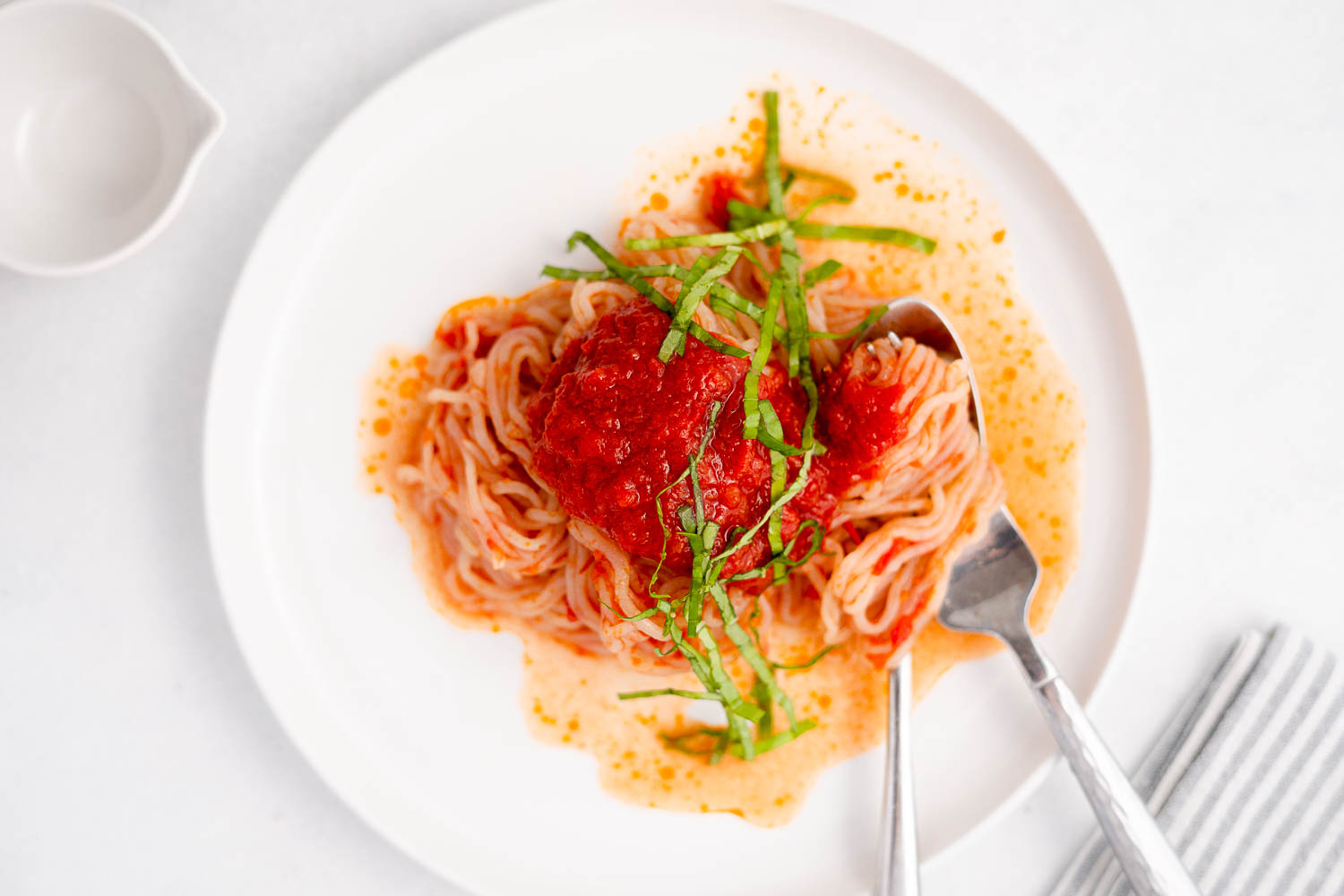 Easy Keto Spaghetti Sauce - Keto dinner recipe with 3.6g net carbs. Low carb ketogenic dinner meal.