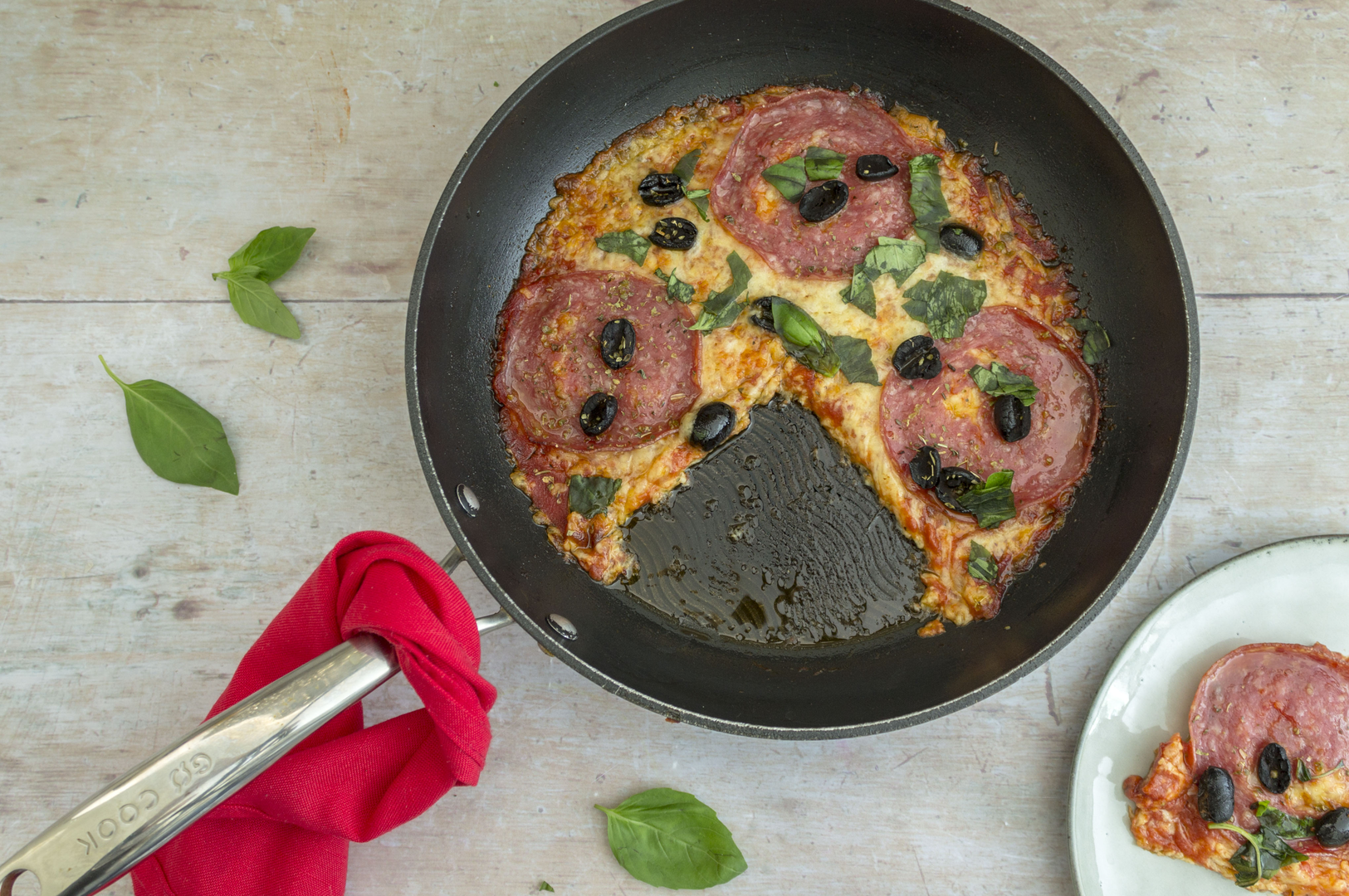 Keto Crustless Pizza - Keto dinner recipe with 5g net carbs. Low carb ketogenic dinner meal.