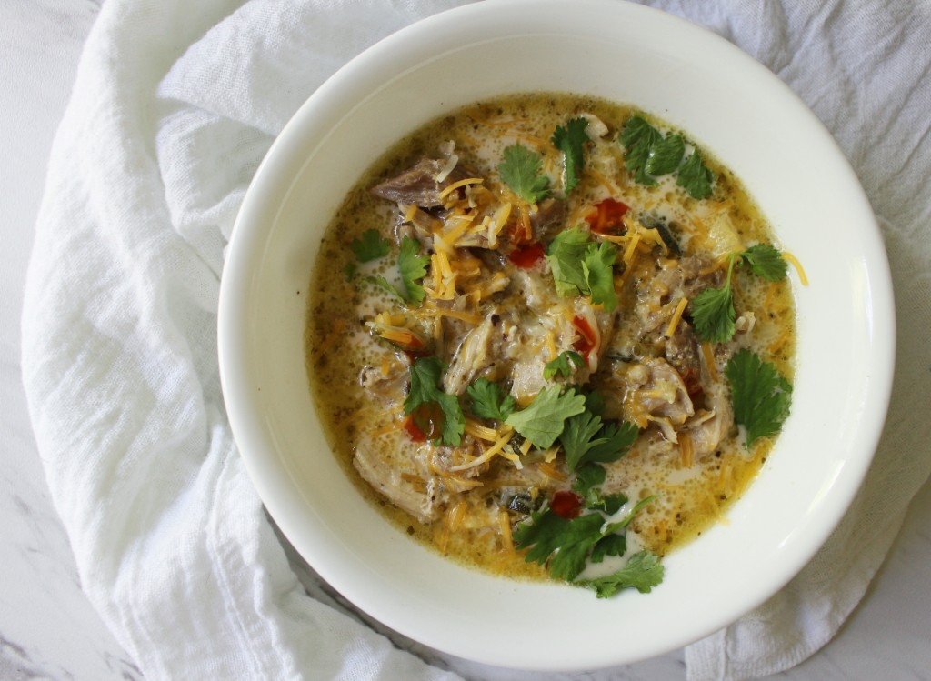 Keto White Chicken Chili - Keto dinner recipe with 5g net carbs. Low carb ketogenic dinner meal.